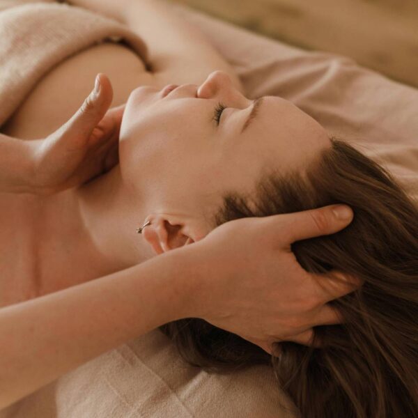 Masaje Cráneo Manos Pies